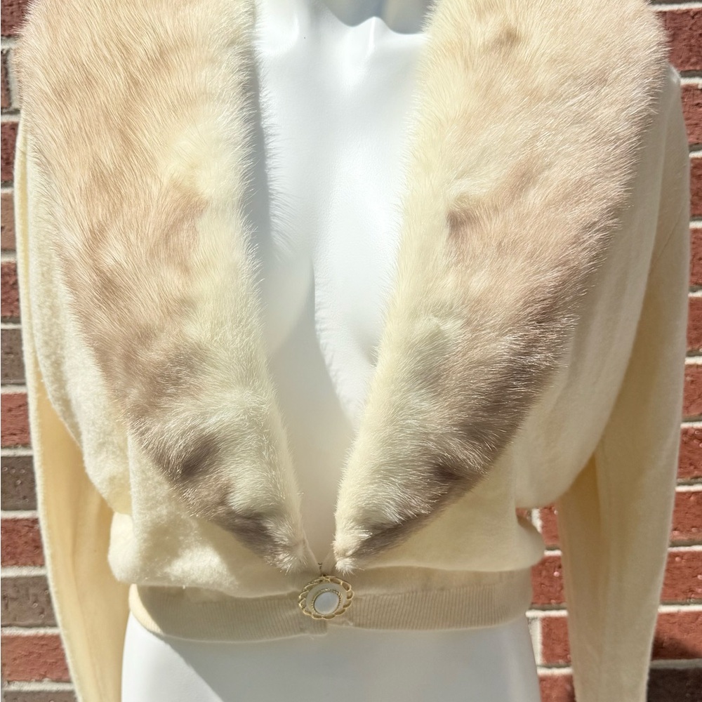 Vintage 1950s Pringle of Scotland Cream Cashmere Sweater w/ Mink Collar